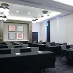 Hampton Inn & Suites Los Angeles/Sherman Oaks