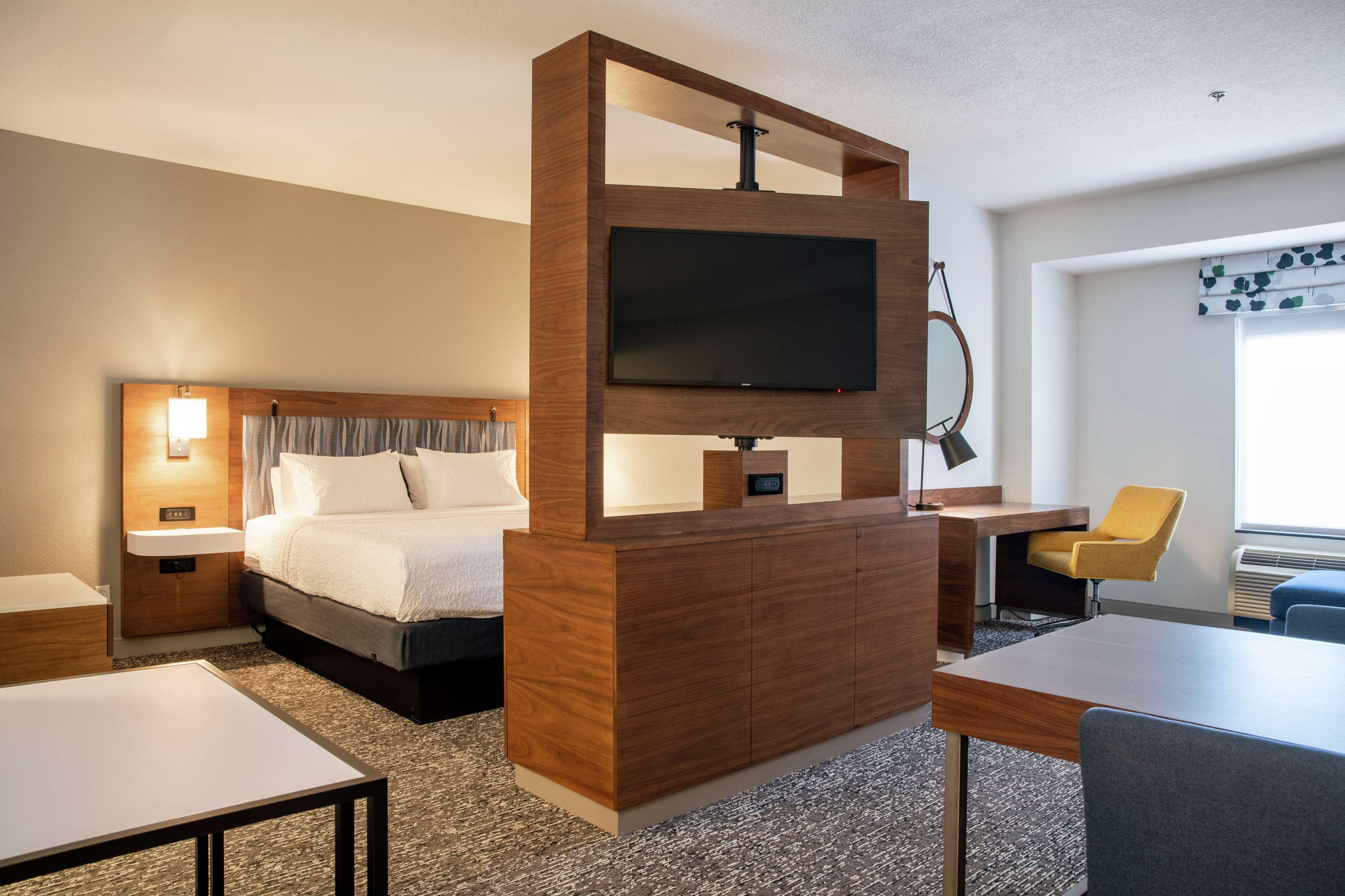 Hotel Hampton & Sherman Oaks 3*